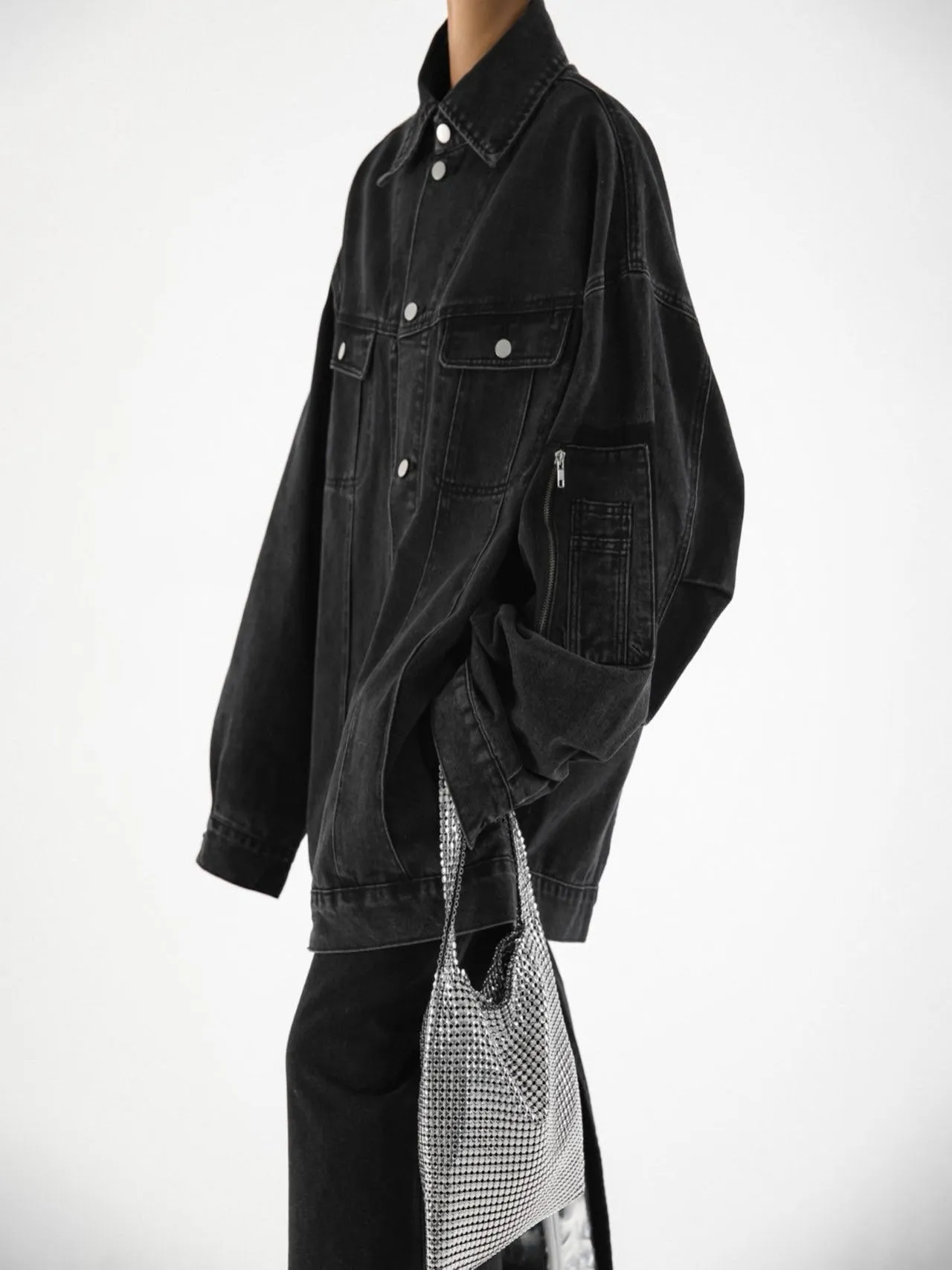 OVERSIZED WASHED BLACK DENIM TRUCKER JACKET